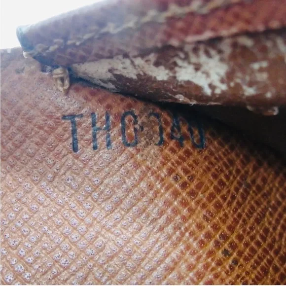 Louis Vuitton LV Long Wallet - 8”x4” - Picture 6 of 11